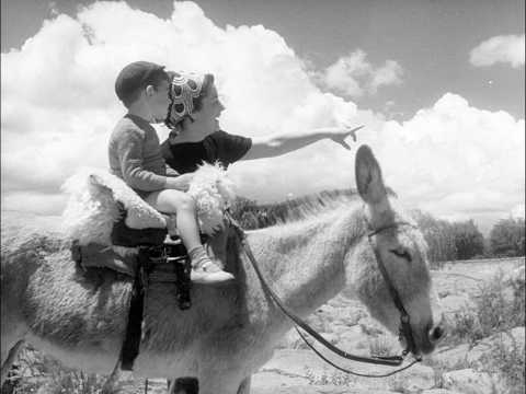 Córdoba en los años 50 - "Tras la Sierra" - Documental del Estado Argentino.