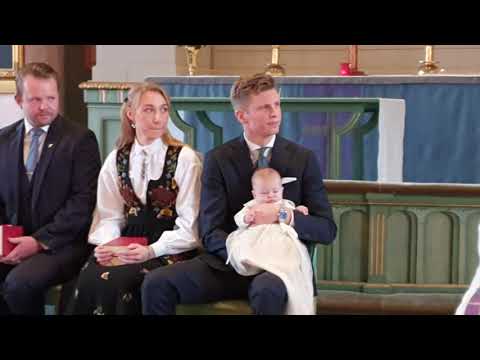 Hilda sjunger på Fredriks dop