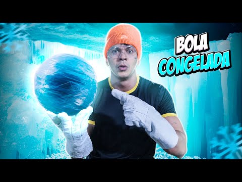 CONGELAMOS UMA BOLA E QUASE QUEBRAMOS O PÉ ❄️🤣