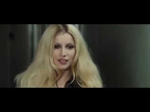 Laetitia Casta incarne Brigitte Bardot dans « Gainsbourg (Vie héroïque) » (2010) – n° 1