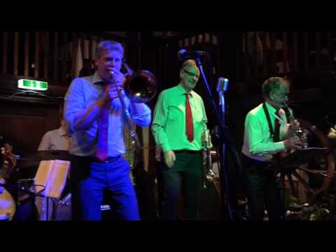 Huub Janssen Tribut Jazzband plays "Sweet Sue"