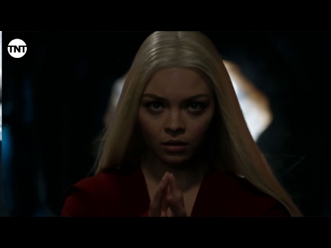 Falling Skies Season 5 (Clip 'The Battles: Moon Crash')