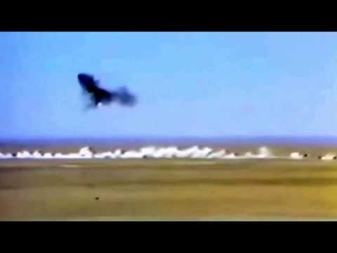 por la razón o  la fuerza