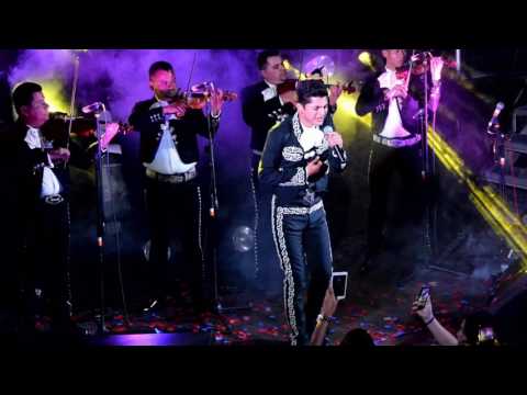 Neto Bernal - La Diferencia Con Mariachi (En Vivo 2017)