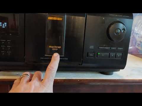 SONY CD Player Mega Storage 200 CD Changer CDP-CX210. Demo.