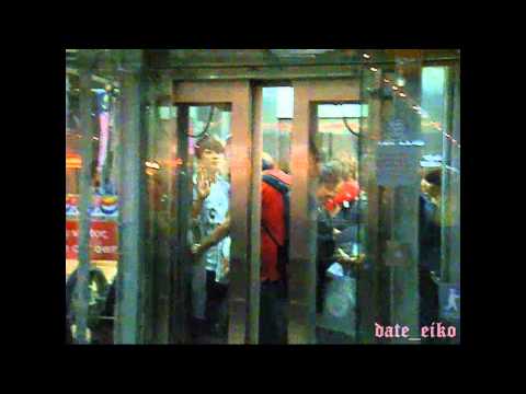 [FANCAM] ZE:A HYUNGSHIK WAVING AT AIRPORT 100913