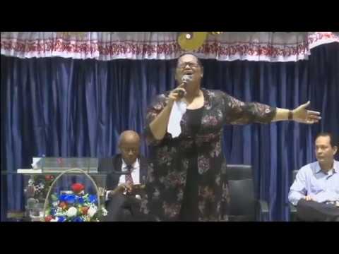 Emily Peña "ME EMPUJARON CON VIOLENCIA" en vivo 2017