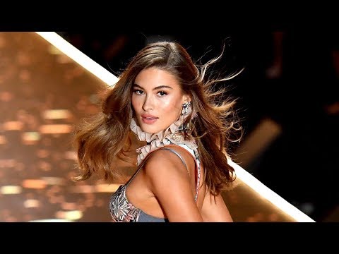 New Angel: Grace Elizabeth Victoria's Secret Runway-end Pose 2016-2018