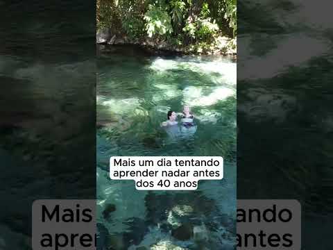 Aprendendo a nadar antes dos 40… no Rio Azuis