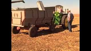 preview picture of video '2014 corn harvest'