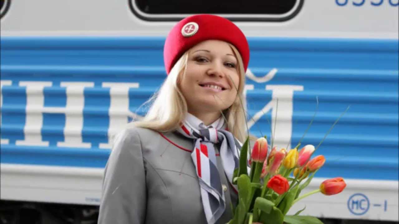 Проводник у которого. Проводник у которого. Проводник фпк в вагоне. Красивые проводницы. Проводница в поезде.