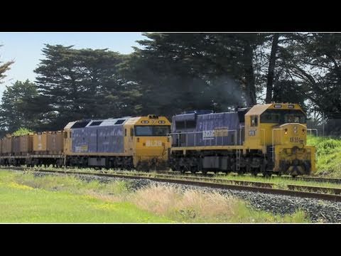 Steel Train in Australia - Pacific National Broad Gauge Railway - PoathTV