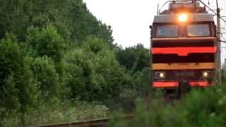 preview picture of video '[RZD] CHS2T-983 / ЧС2Т-983 с поездом №42 Великий Новгород - Москва'