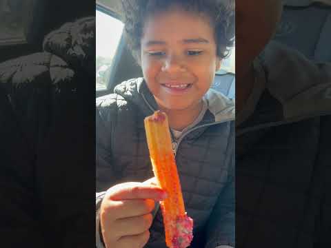 Trying Taco Bell‘s birthday cake churro ￼