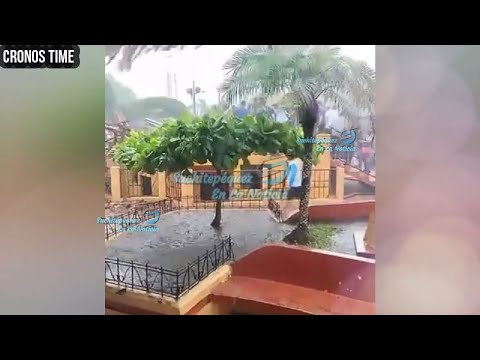 SE DESPLOMA EL KIOSCO DEL PARQUE EN LA DEMOCRACIA, ESCUINTLA, GUATEMALA.