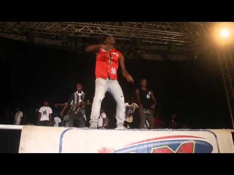 Ariel Sheney ft Jery Max au Concert Arafat Dj - 26 Dec 2014