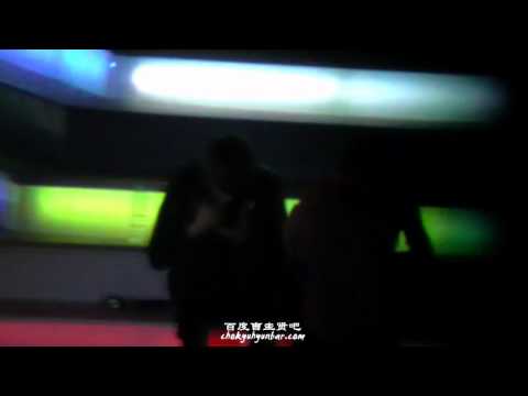 [Fancam HD] 111003 KRY concert Nanjing rehearsal (kyu & yesung with their phone)