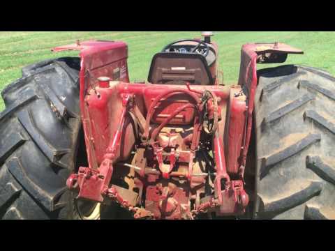 1974 International Harvester 674 Tractor - 360 degree idle