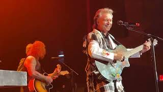 Gowan performing “Dancing on my Own Ground” at the Great Canadian Casino. Coquitlam, BC