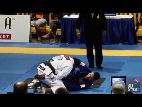Francisco "Sinistro" Iturralde vs Vitor Oliveira - IBJJF Pro League 3 - World Jiu Jitsu Expo 2014