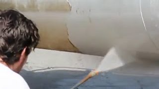 How to blast algae off your pontoons in less than 20 minutes