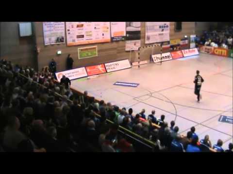 Jan Kominek trifft zum 14:12 // VfL Bad Schwartau vs. HC Empor