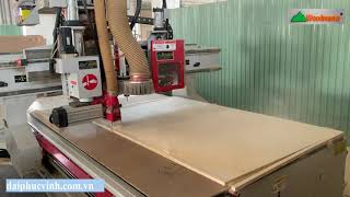 Máy khoan và cắt ván bằng lưỡi cưa rất phù hợp cho hàng tháo rời, lắp ráp