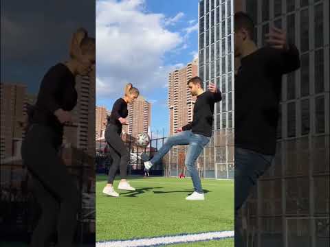 Freestylers in NYC⚽️⚽️🌎🌎 🇺🇸🇺🇸 @patrickbfree #aguska #apfreestyle #nyc #freestylefootball