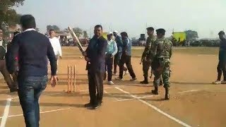preview picture of video 'झारखंड़ सरकार के मंञी चंद्र प्रकाश चौधरी जी ने खेला क्रिकेट एंव फाइनल मैच का उद्घाटन किया'