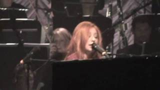 TORI AMOS &amp; METROPOLE ORCHESTRA - Improv/Holly, Ivy and Rose/Snow Angel