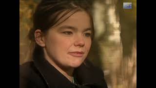 björk : features creatures 🌎 giraffes 🦒 monkeys 🐒 whales 🐋 (1993) (UHD) [4K]