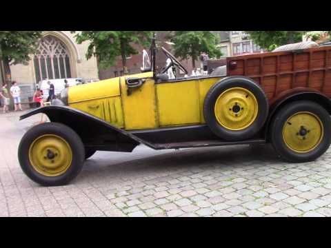 1924 Citroen B2 Normande visits car event