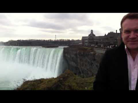 Dominik Tarczynski nad Wodospadem Niagara