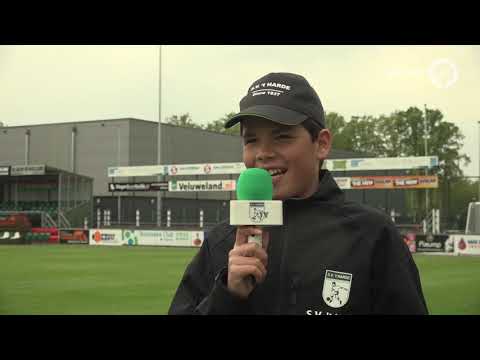 Tim en Krijn maken S.V. 't Harde TV