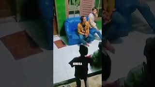 Download lagu kid kicks a thief #shortvideo #thief #funny mp3
