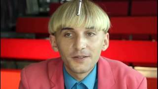 4151 Mensch BBC News 'I hear colour' says colour blind artist with antenna attached to his skull