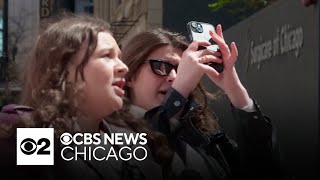 Chicago Taylor Swift fans gather to celebrate, listen to her newest album