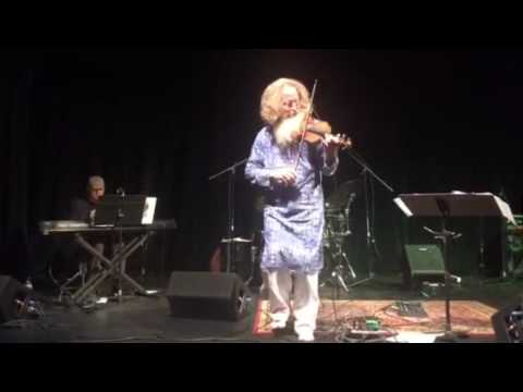 Rob Diggins playing with RLA at TAPAC