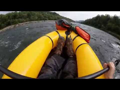 Wasserwanderung auf der Drina mit dem Anfibio Packraft