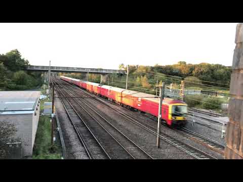 Mail train class 325