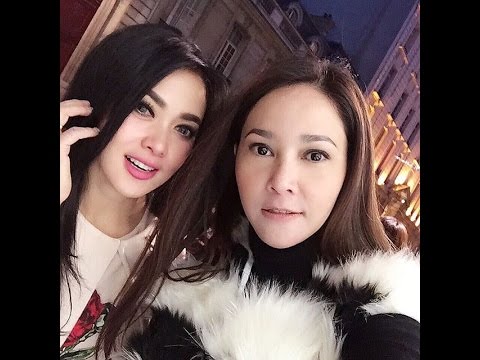 Lucu Syahrini dan Maia Estianti Saat Liburan Di Paris (Sunda vs Jawa)