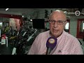 VIDEO | Gerrit bestelt het allemaal, maar betaalt niet: elektrische fietsen, campers en een bruilof…