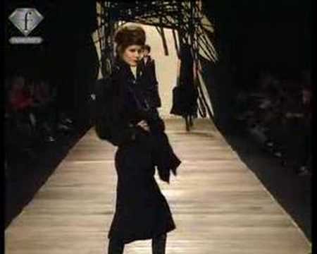 fashiontv | FTV.com - VIVIENNE WESTWOOD PARIS FW 06/07