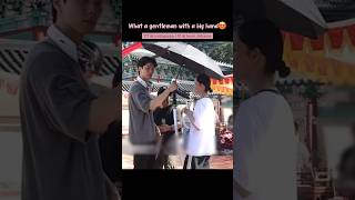 Chaemin holding an umbrella for Yoona #bonappetityourmajesty behind the scenes #暴君的廚師 #leechaemin