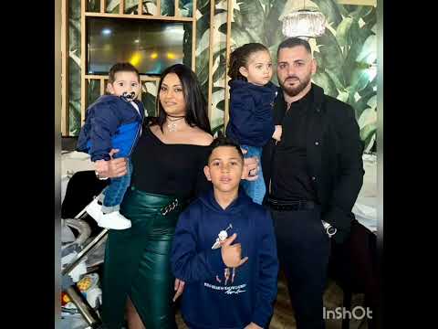 Carlos Paulo e Rafaela. CD das Galinheiras.         Tema: vou segurar na tua mão e vou subir ao céu.