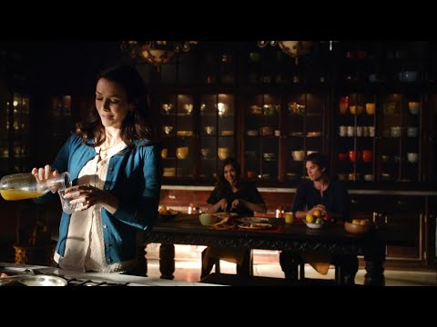 TVD 6x18 - Lily cooks breakfast for Damon and Elena | Delena Scenes HD