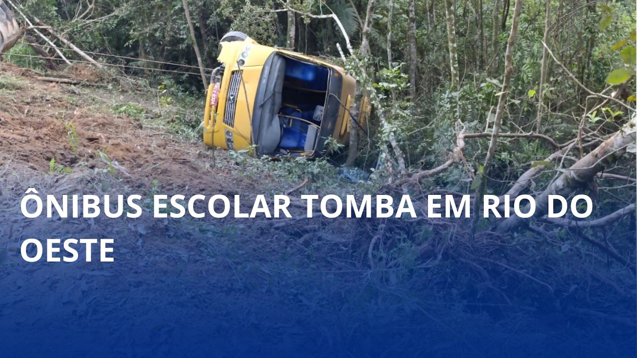 Ônibus escolar tomba em Rio do Oste e duas crianças são levadas ao hospital