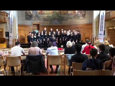 Dublin Youth Choir: Advance Democracy - Benjamin Britten