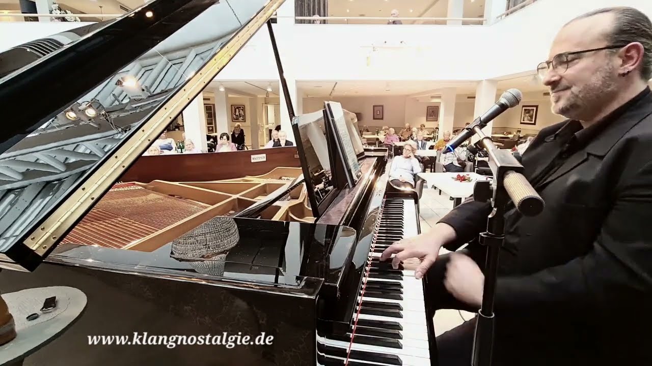 She's Always A Woman - André Rössig (Voice & Piano) 