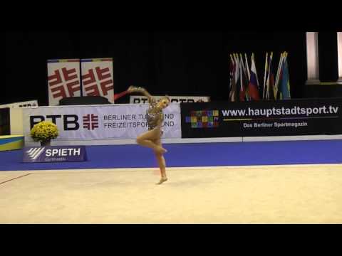 Berlin Masters 2013: Laura Jung with clubs